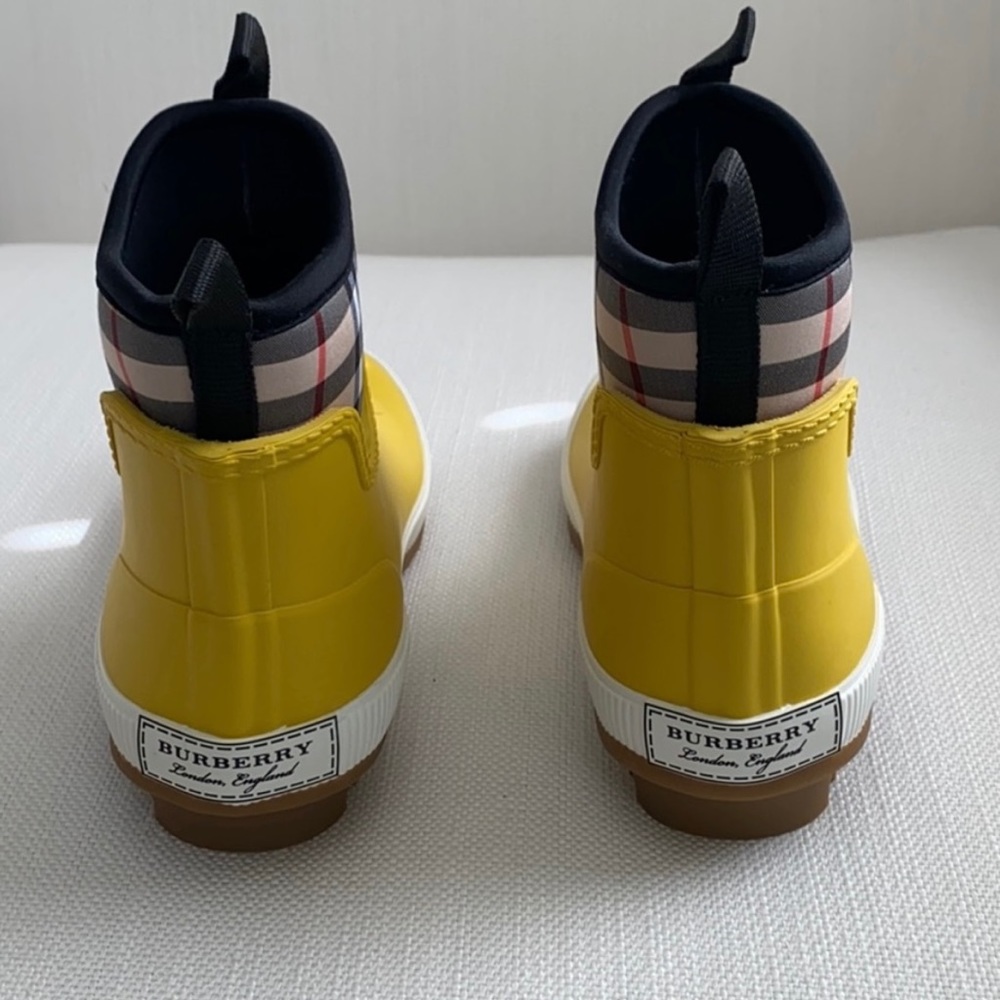 Burberry Rainboots Yellow
